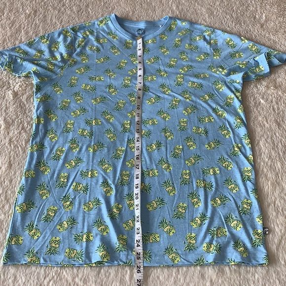 Free Planet blue pineapple t-shirt - Picture 14 of 16